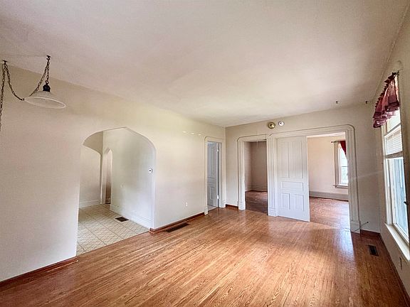 4th image of 1114 Garfield Ave