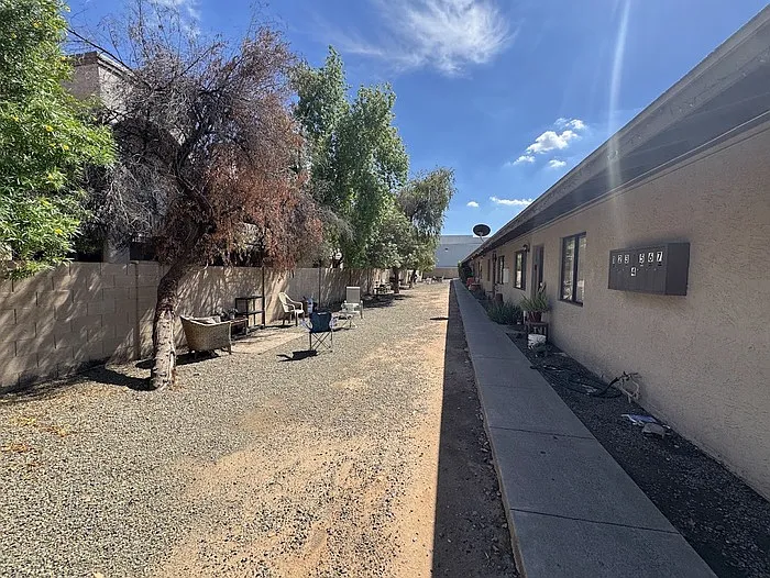 2 bed, 1.0 bath, $1,195 — Photo 1
