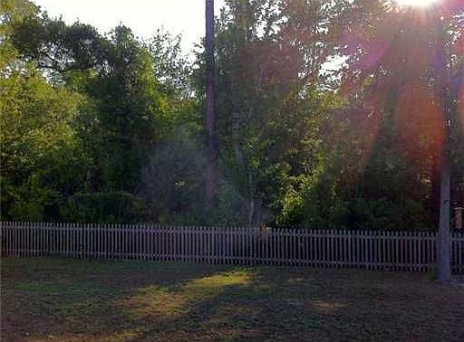 3rd image of 8900 Marguerite Dr
