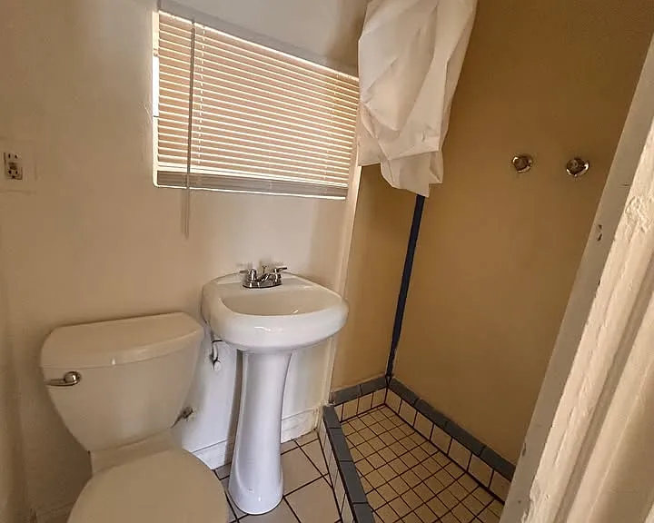 835 W Main St #C2 — Photo 6