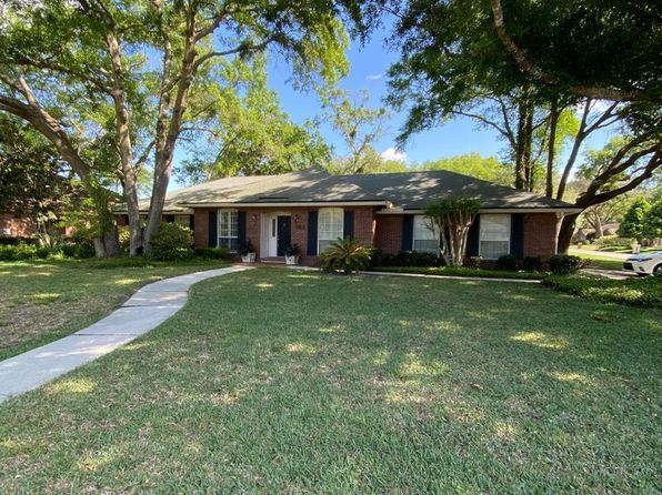 1884 Plantation Oaks Dr