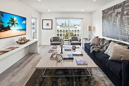 3rd image of 10608 Santa Monica Blvd #202-1