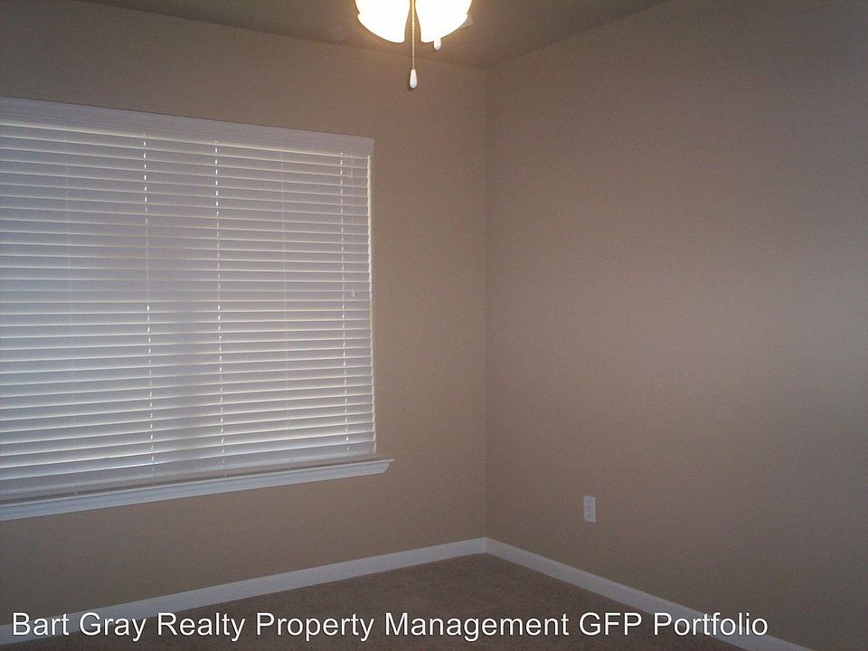2nd image of 912 Stanphil Rd #A
