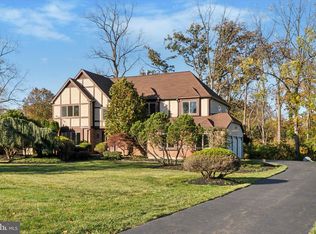 1377 Tanglewood Dr, North Wales, PA 19454