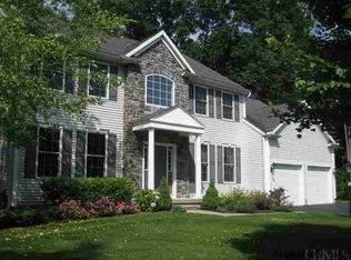 6002 Queen Mary Ct, Schenectady, NY 12303