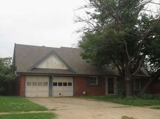 2010 69th St, Lubbock, TX 79412