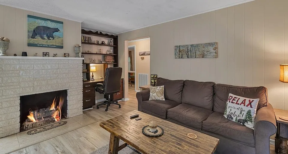 305 Shields View Dr