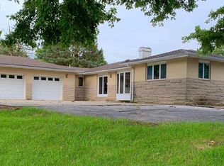 9235 Gordon Dr, Chatham, IL 62629