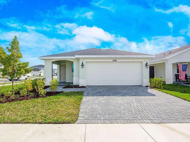 11146 NW Fernbrook Dr — Photo 1