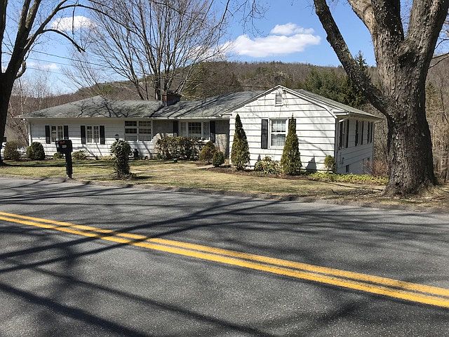 229 Burton Rd Beacon Falls CT 06403 Zillow