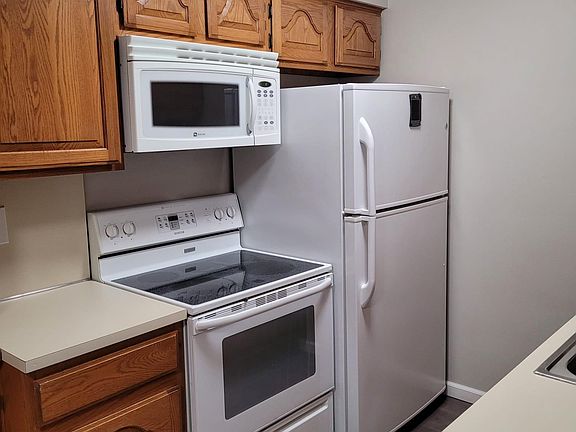 5th image of 37099 Nottingham Dr APT 8