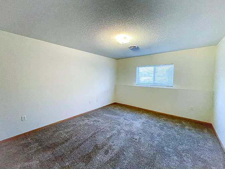 320 Scheidler Rd #4 — Photo 6