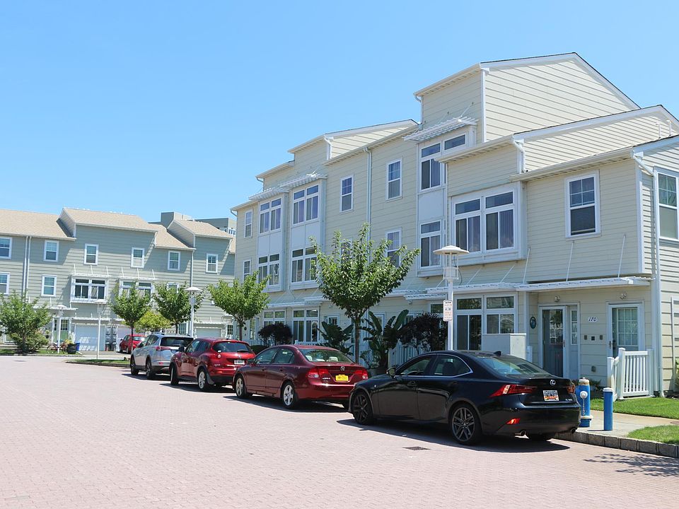 1st image of 170 Commodore Cir E #B