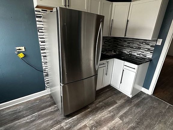 3rd image of 9641 S Oglesby Ave