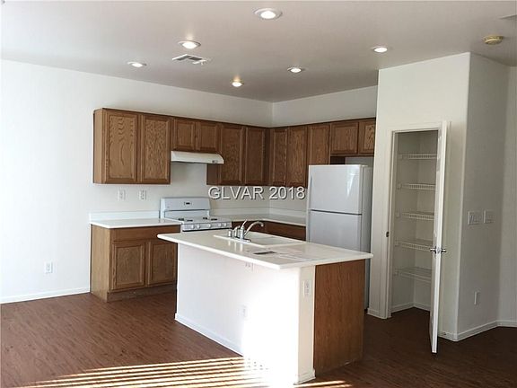 3rd image of 9265 Placer Bullion Ave #0