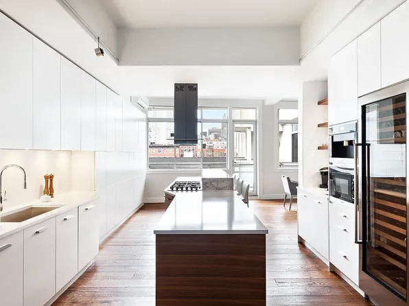 123 Baxter Street image 3 of 13