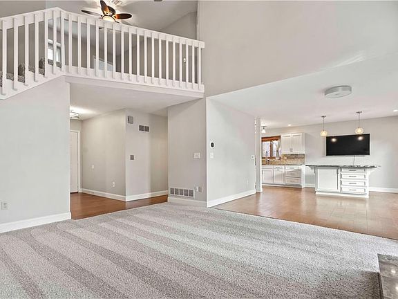 5th image of 8327 W 119th Ter