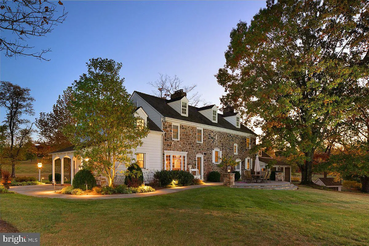 9 Hayhurst Dr photo 1
