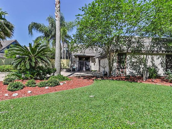2nd image of 3018 Bayou Dr