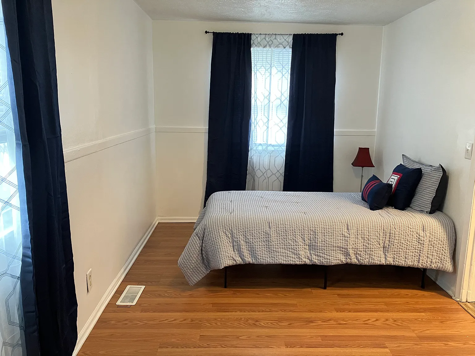 6 bed, 3000 sqft, $600 — Photo 4