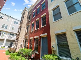 922 4th St SE, Washington, DC 20003