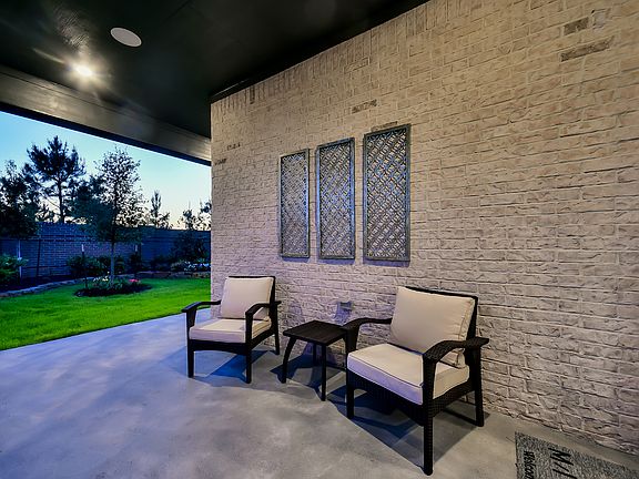 Bridgeland Covered Patio