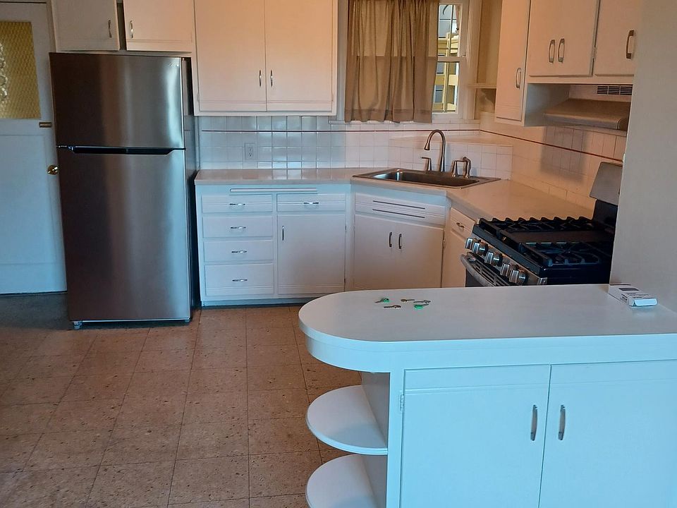 1st image of 79 Iris Ave