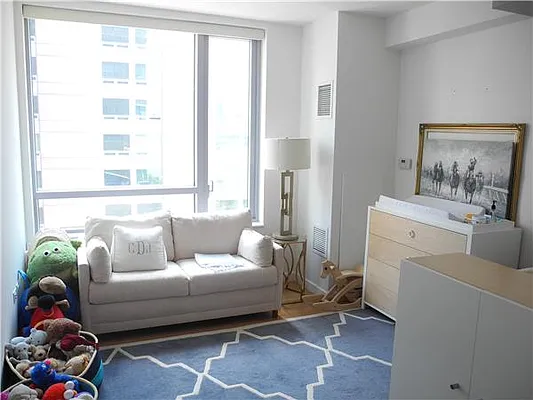 Sold by R New York | media 6