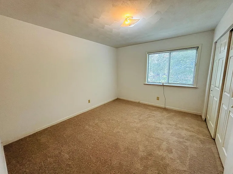 402G Berryfield Ln — Photo 9