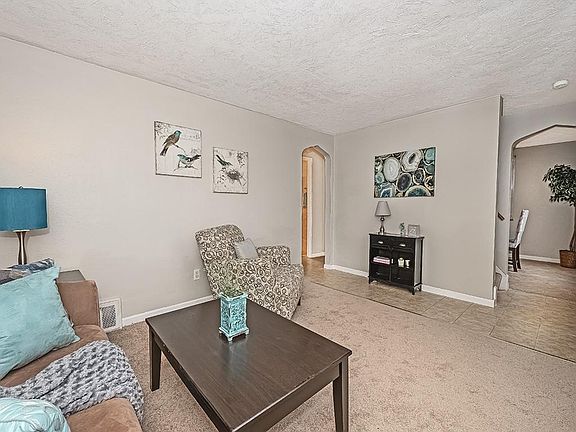 3rd image of 8005 Thon Dr