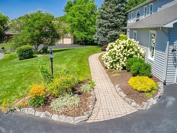 5th image of 8316 Creekcrest Cir