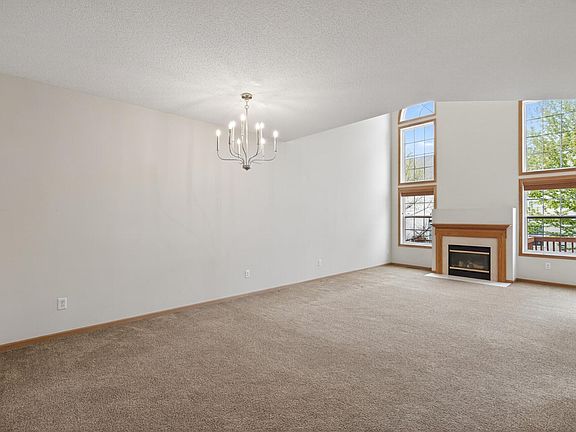 2nd image of 17582 Hackberry Ct