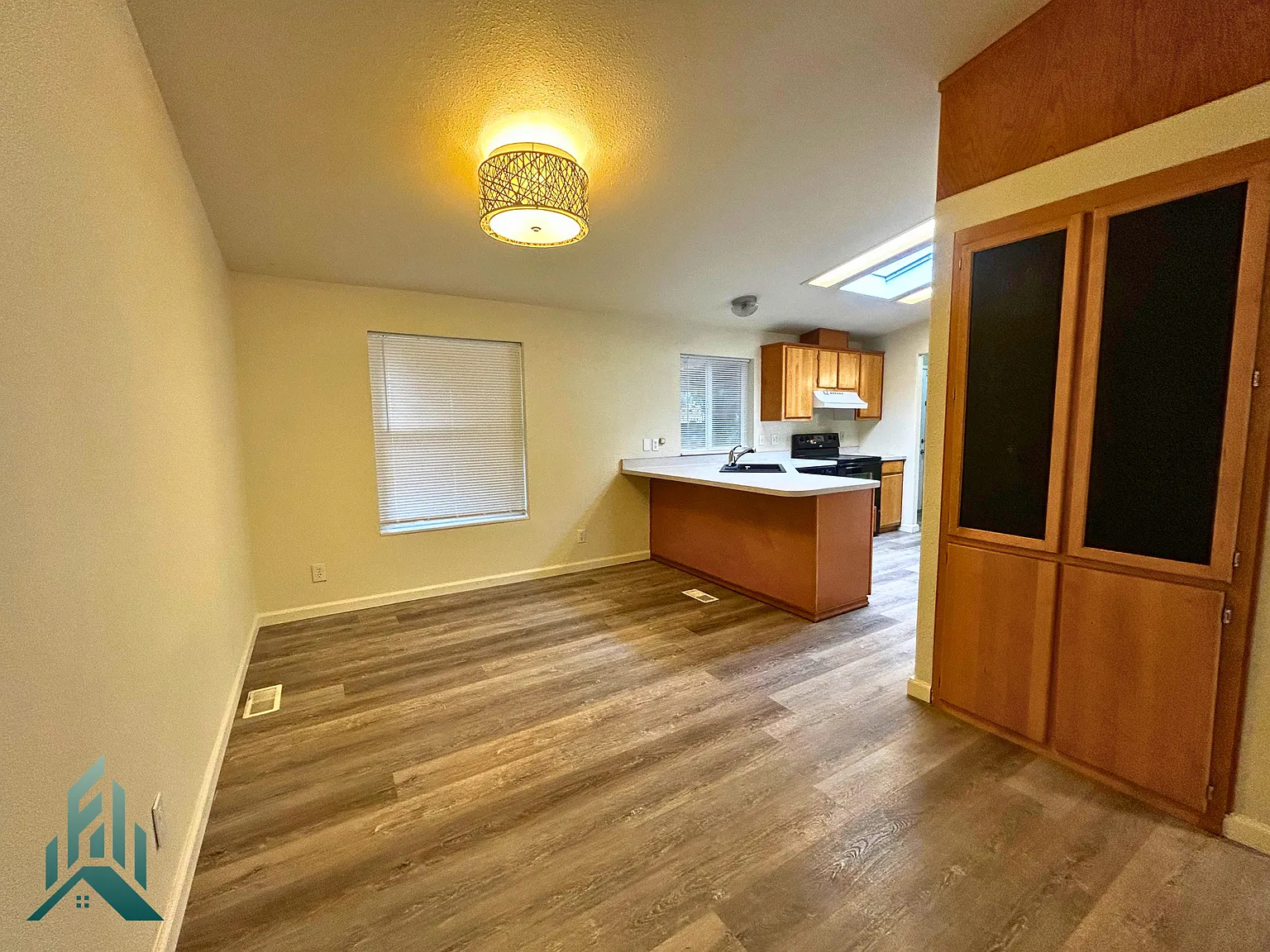 3 bed, 1404 sqft, $2,295 — Photo 4