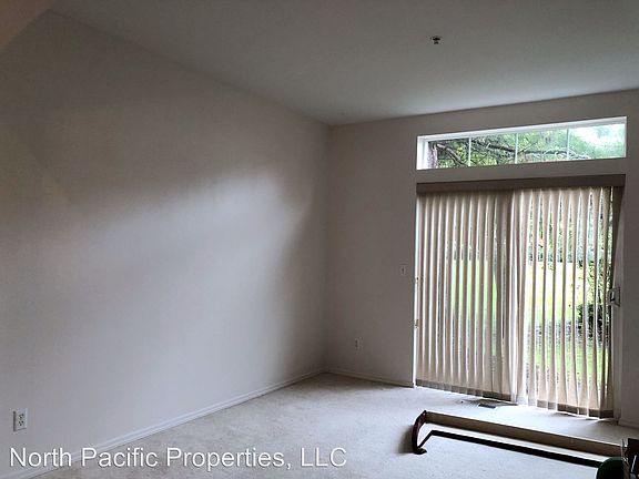3rd image of 2212 Newport Way NW