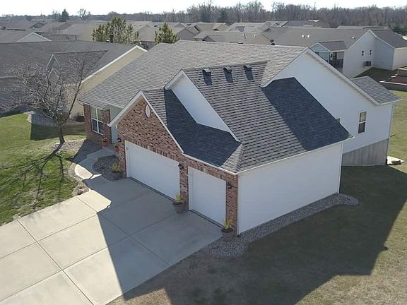 2nd image of 1923 Wellington Ln