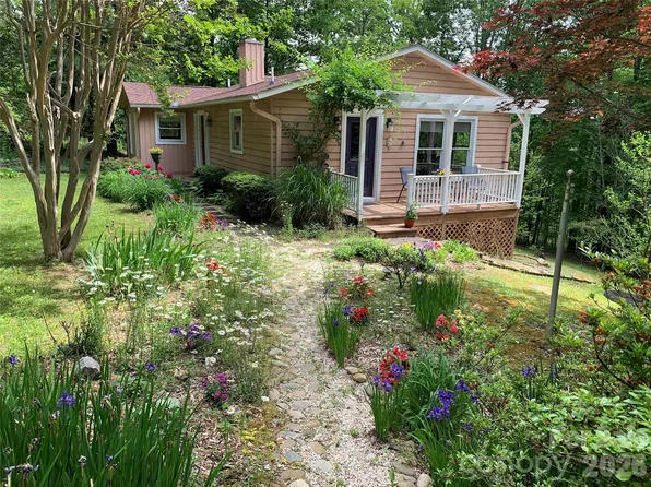 1193 Brightwater Dr, Hendersonville, NC 28739
