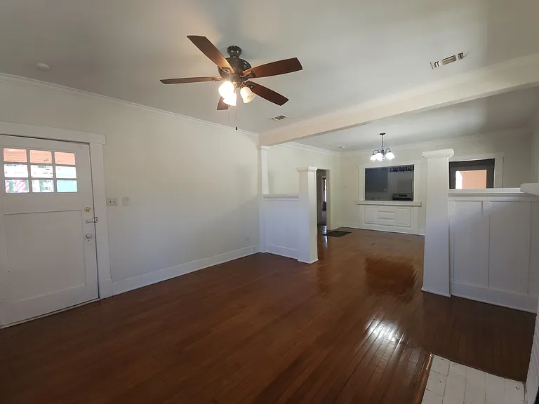 1138 W Magnolia Ave — Photo 10