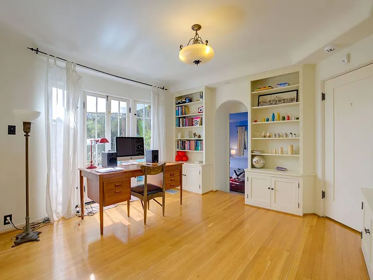4778 Cromwell Ave — Photo 27