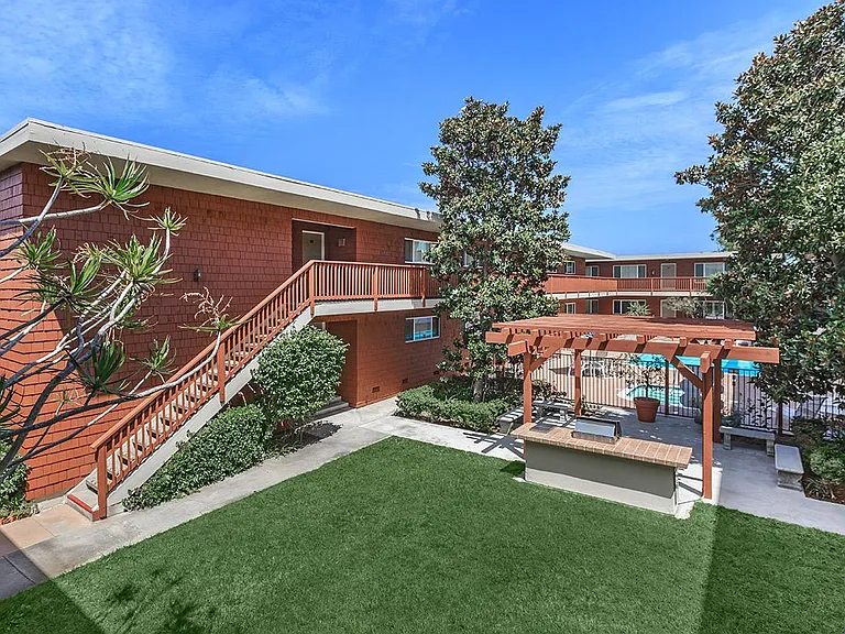 Terraces at Del Mar — Photo 15