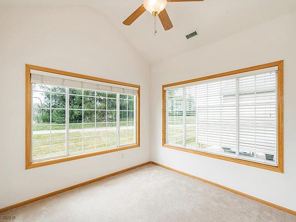 4th image of 3617 NE Cottonwood Ln