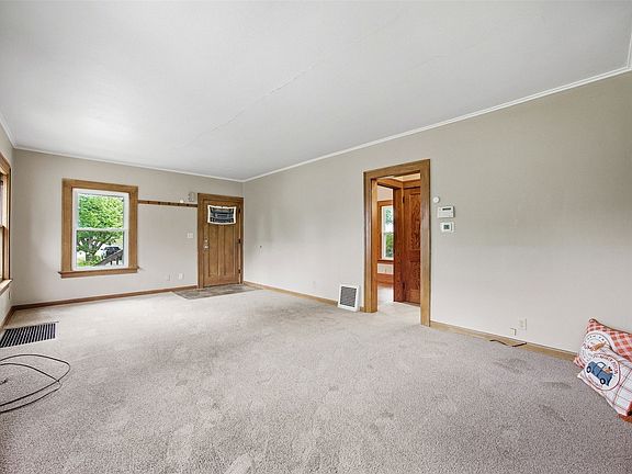 5th image of 1008 Daniels St NE
