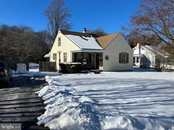 35 Norcross Cir, Hamilton, NJ 08619