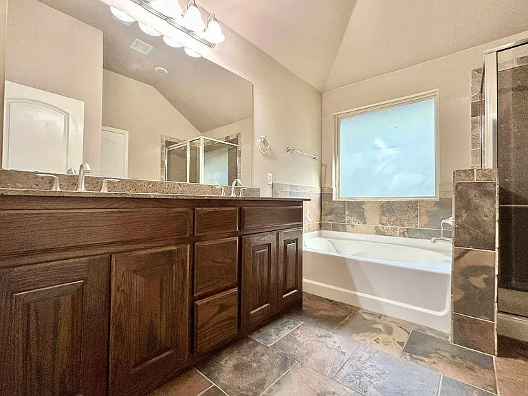2222 Brook Dr — Photo 12