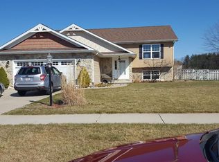 843 Daisy Cir NE, Demotte, IN 46310
