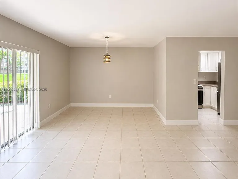 8335 SW 72nd Ave #109D — Photo 4