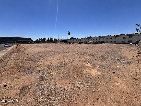 4th image of 4810 N Black Canyon Highway #27
