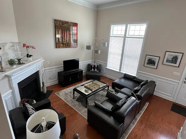 10530 Sablewood Dr, Raleigh, NC 27617