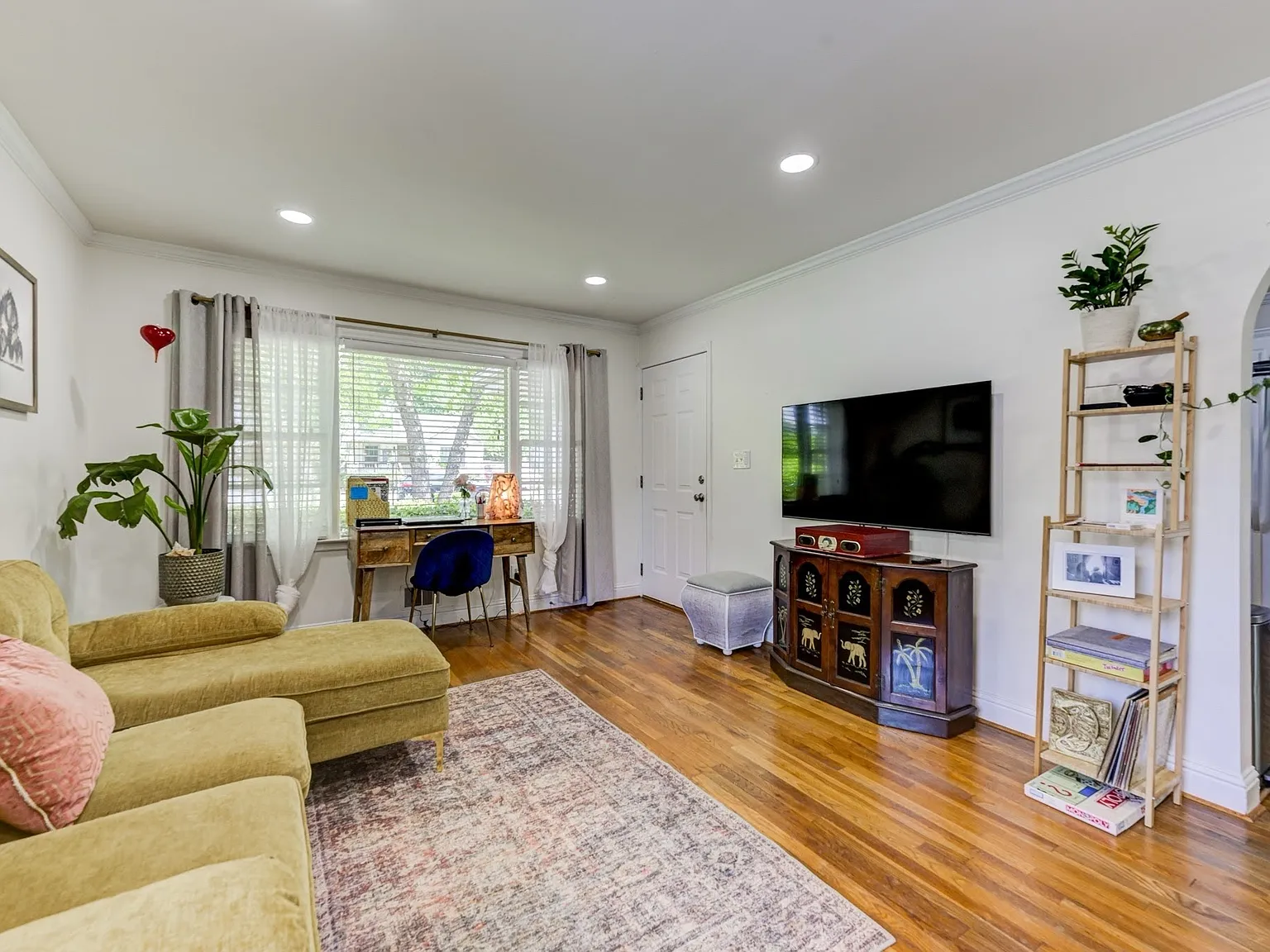 2 bed, 1133 sqft, $2,395 — Photo 4