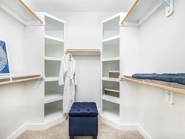 Walk-in Closet
