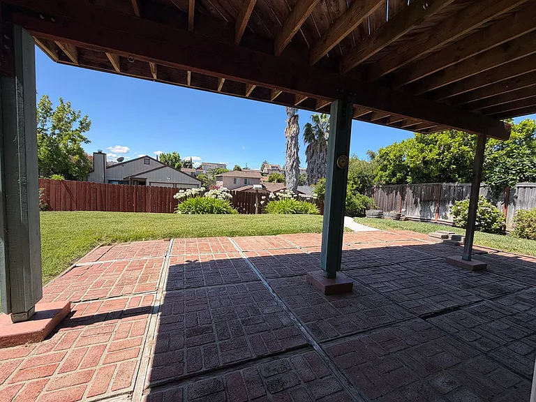 1220 Monte Vista Ct #B — Photo 33